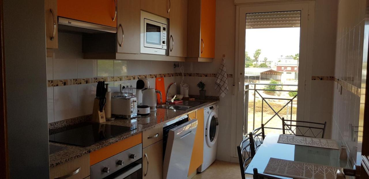 3 Bdr House Near La Zenia Private Lounge Terraces, Fire Places, Bbq, Kitchen, Parking Holiday home *
