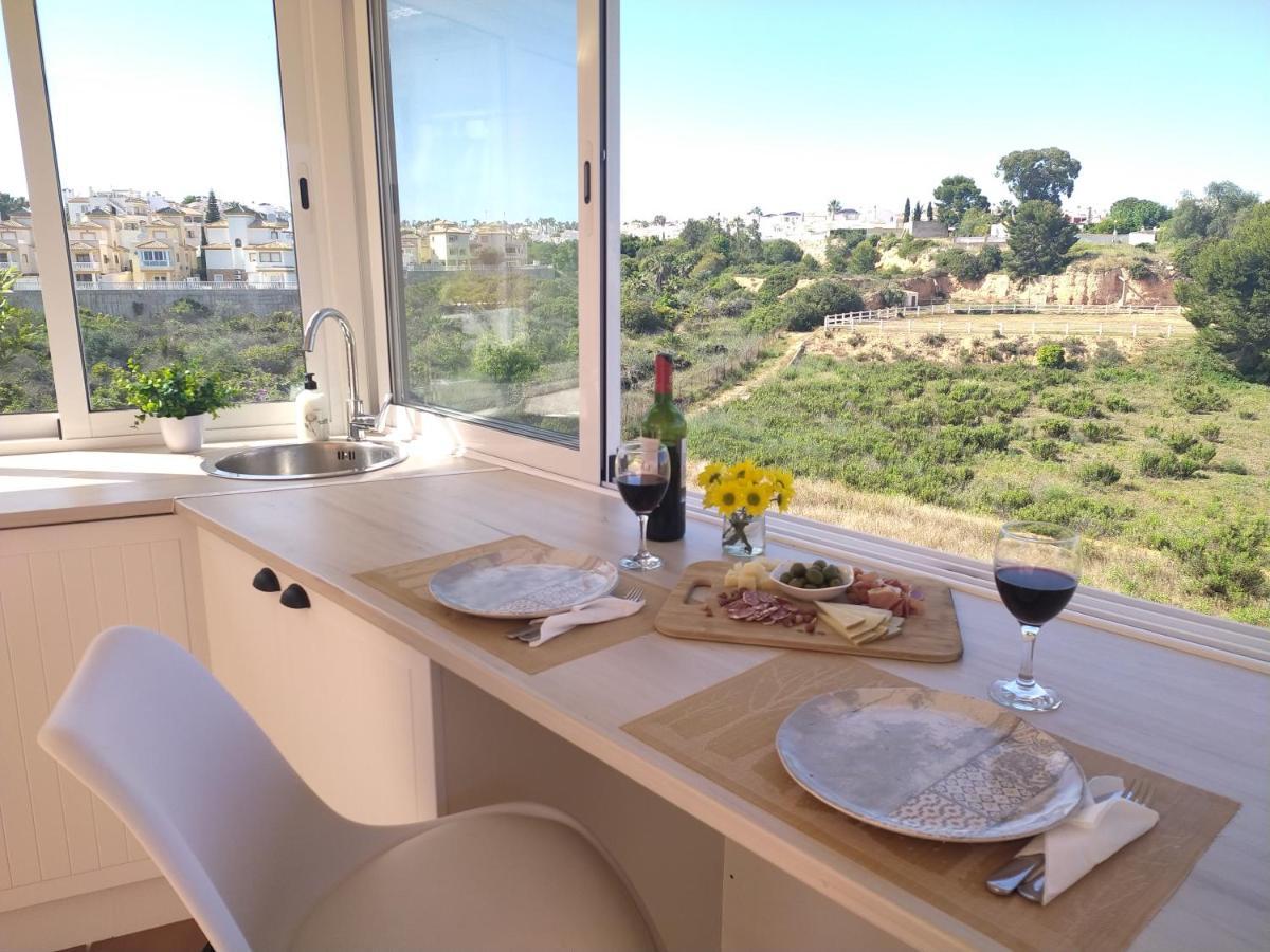 3 Bdr House Near La Zenia Private Lounge Terraces, Fire Places, Bbq, Kitchen, Parking Holiday home