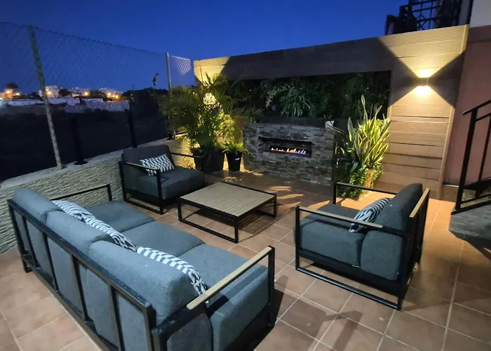 3 Bdr House Near La Zenia Private Lounge Terraces, Fire Places, Bbq, Kitchen, Parking