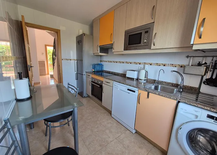 3 Bdr House Near La Zenia Private Lounge Terraces, Fire Places, Bbq, Kitchen, Parking
