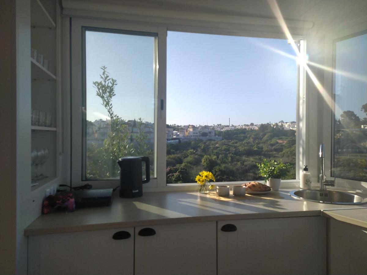 3 Bdr House Near La Zenia Private Lounge Terraces, Fire Places, Bbq, Kitchen, Parking