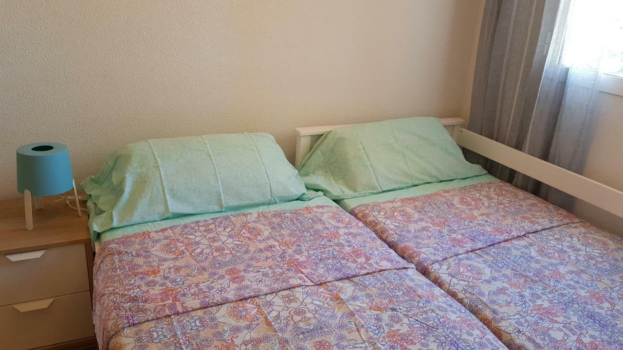 3 Bdr House Near La Zenia Private Lounge Terraces, Fire Places, Bbq, Kitchen, Parking Vakantiehuis